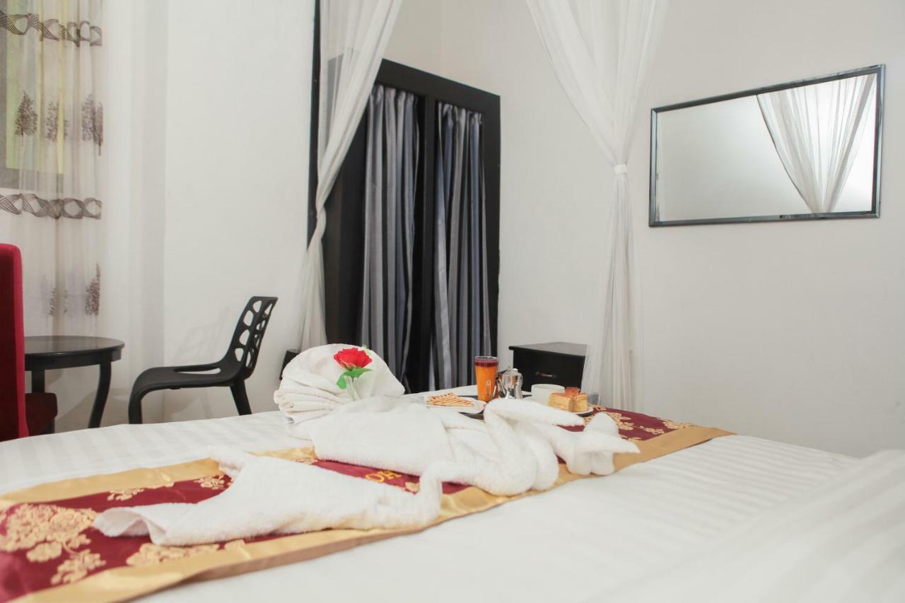 Hotel Kangaroo บุจัมบุรา ภายนอก รูปภาพ