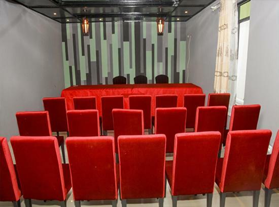 Hotel Kangaroo บุจัมบุรา ภายนอก รูปภาพ