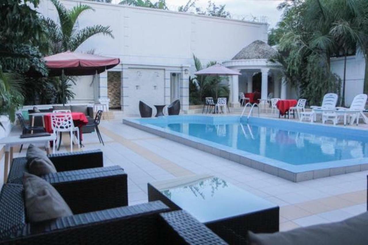 Hotel Kangaroo บุจัมบุรา ภายนอก รูปภาพ