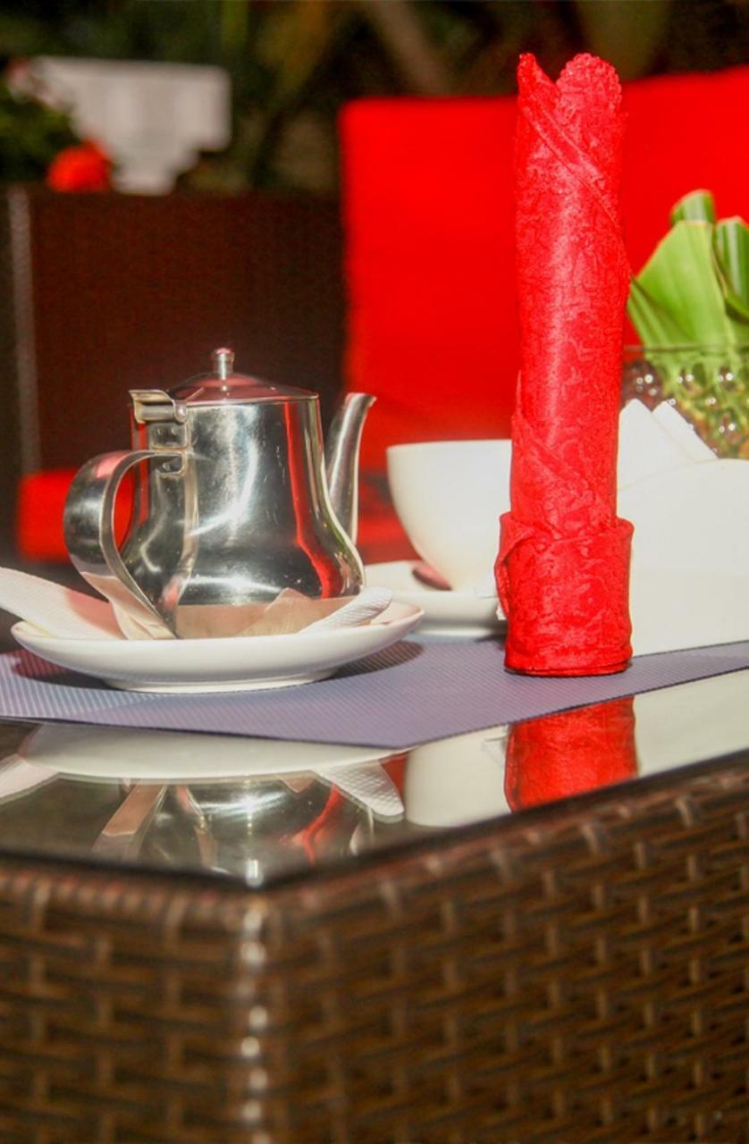 Hotel Kangaroo บุจัมบุรา ภายนอก รูปภาพ