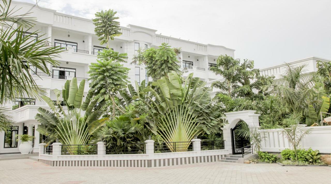 Hotel Kangaroo บุจัมบุรา ภายนอก รูปภาพ
